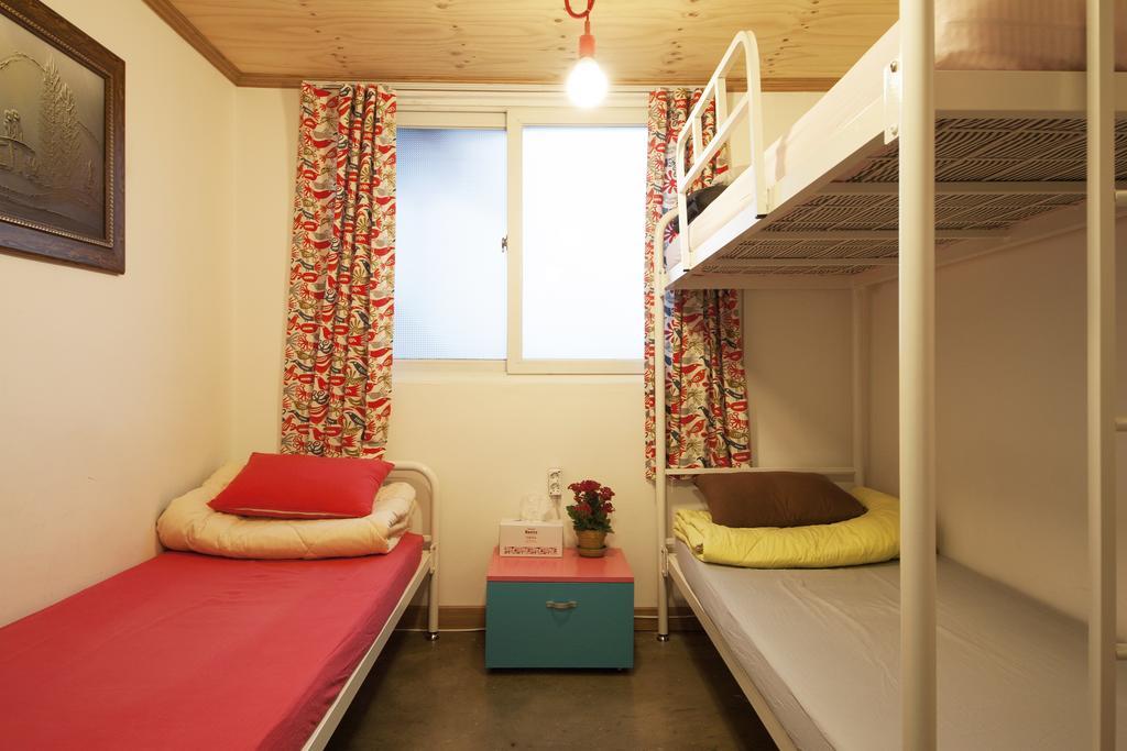 Hongdae Lazy Fox Hostel In Seúl Habitación foto