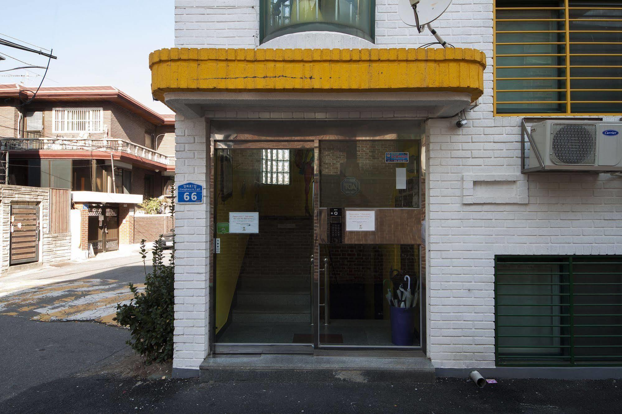 Hongdae Lazy Fox Hostel In Seúl Exterior foto